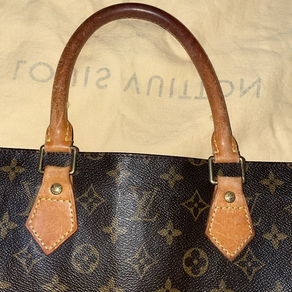 Louis Vuitton Monogram Sac Plat Large Tote
15x14.5x3.5 Authentic Vinta… - Picture 10 of 16